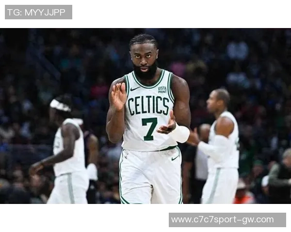 杰伦布朗直言AI泛滥发际线粉蹭对手引发热议